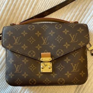 Louis Vuitton Pochette Métis